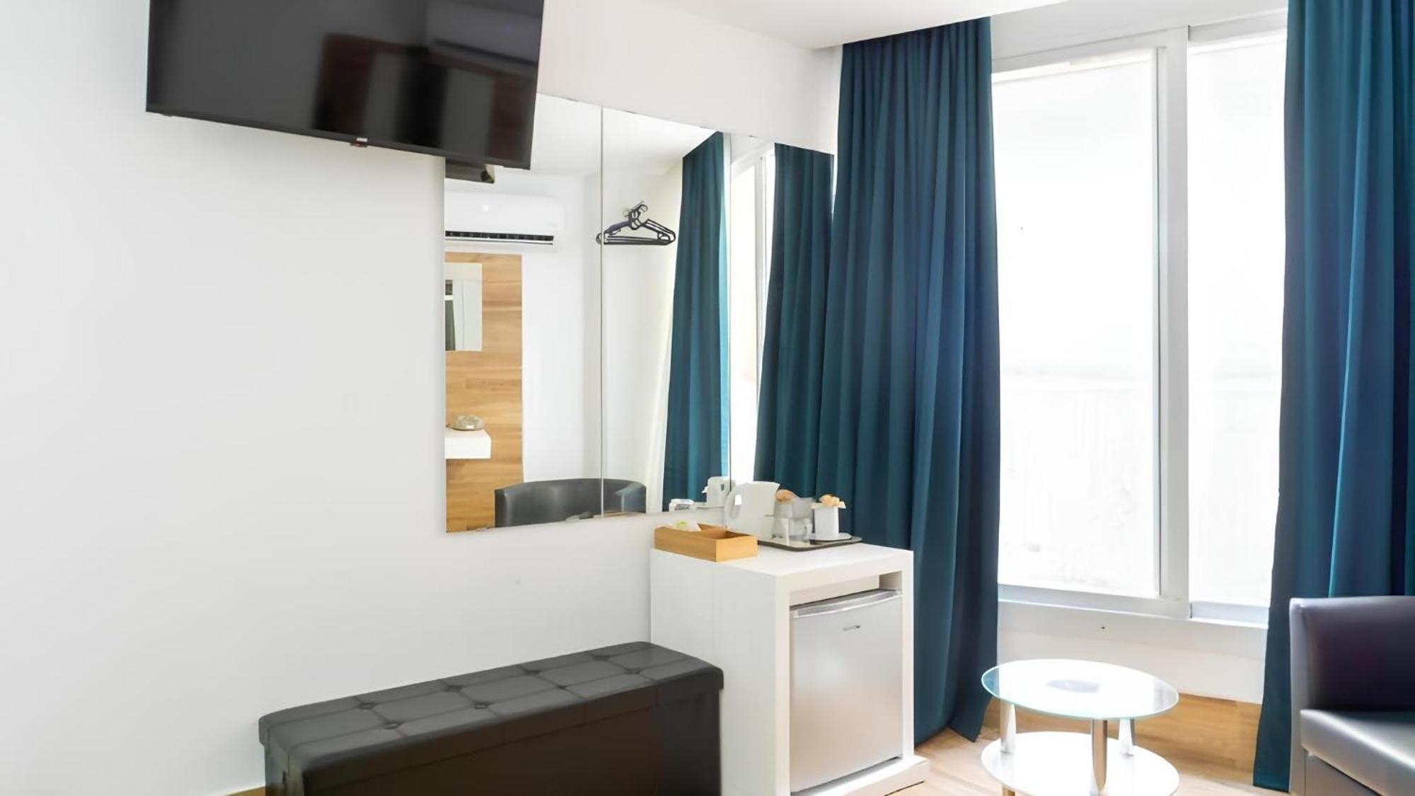 Ilustre Rooms Malaga Exterior photo