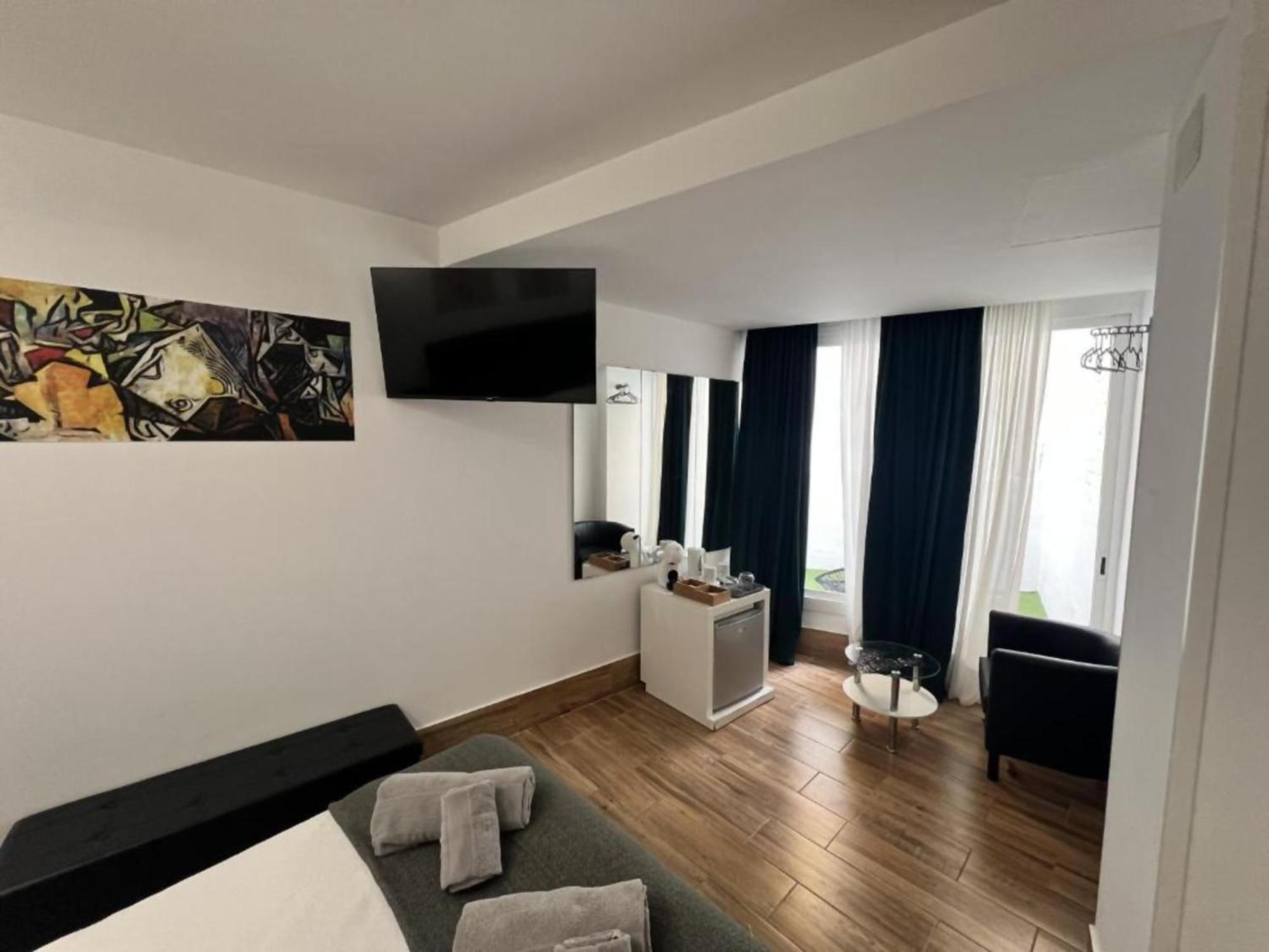 Ilustre Rooms Malaga Exterior photo
